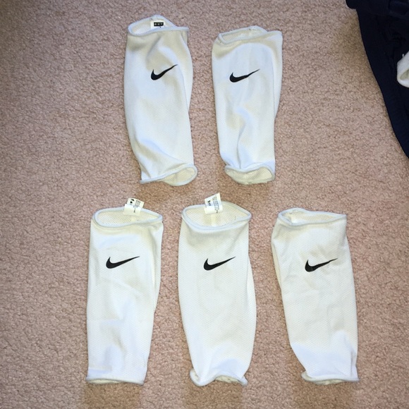 NIKE guard lock sleeves - Picture 2 of 4